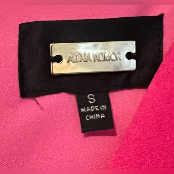 V neck short pink party dress - Picture 7 of 7